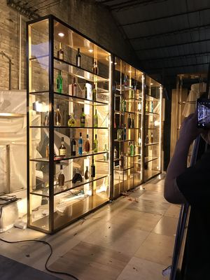 Giá tốt. Bàn Bar Tủ Rượu Tủ Chân Cao Vách Ngăn trực tuyến