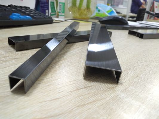 Giá tốt. Vàng hình U Stainless Steel Trim Strips Upholster Thiết kế phòng tắm cổ trực tuyến