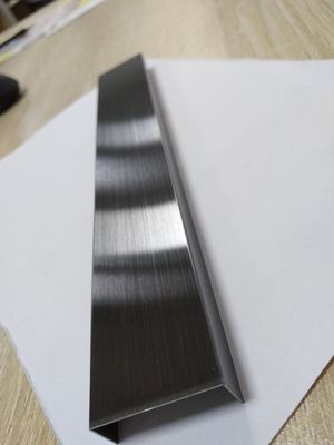 Giá tốt. Vàng hình U Stainless Steel Tread Trim Upholster cổ 1.2mm Độ dày trực tuyến