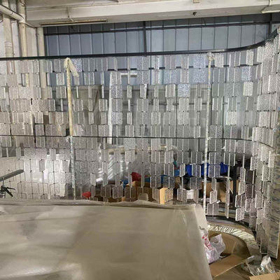 Giá tốt. Phân ngăn màn hình thép không gỉ nghệ thuật kính có thể tùy chỉnh cong phòng khách sạn sang trọng Phân ngăn cho thiết kế hiện đại trực tuyến