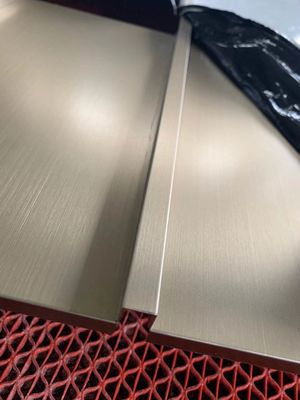 Giá tốt. Ss201 304 316L Factory Custom Chrome Tawny Metal Strip Border Edge Trim Đối với phụ kiện vách ngăn Ngói trực tuyến