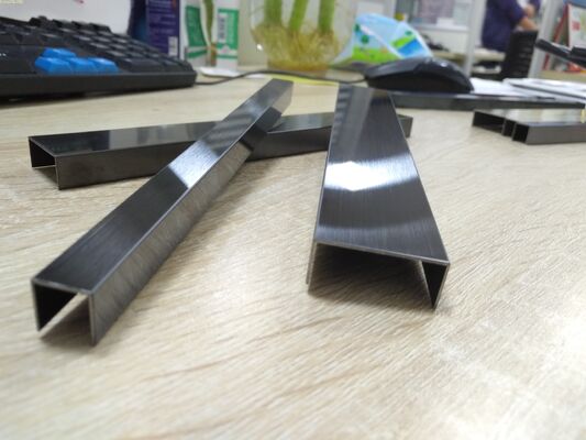 Giá tốt. Vàng hình U Stainless Steel Trim Strips Upholster Thiết kế phòng tắm cổ trực tuyến