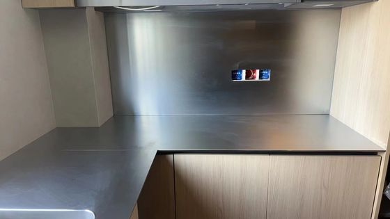 Mặt bàn bếp bằng thép không gỉ 304 chống trầy xước có vòi nước