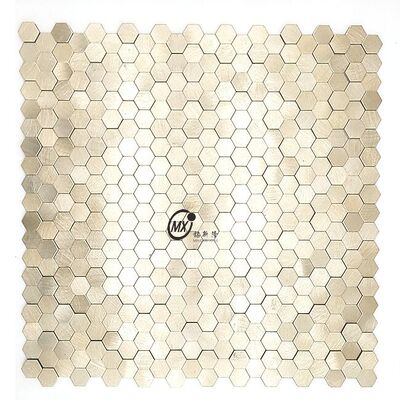 Giá tốt. Xuất khẩu MOQ 10 mét vuông Gốm nhôm 201 304 Kim loại Mosaic Trang trí tường Câu lạc bộ gia đình Ktv Bar trực tuyến